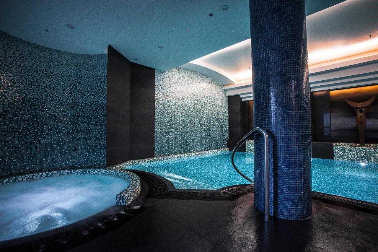Quay West Suites Melbourne City Exterior foto The spa at The Landmark