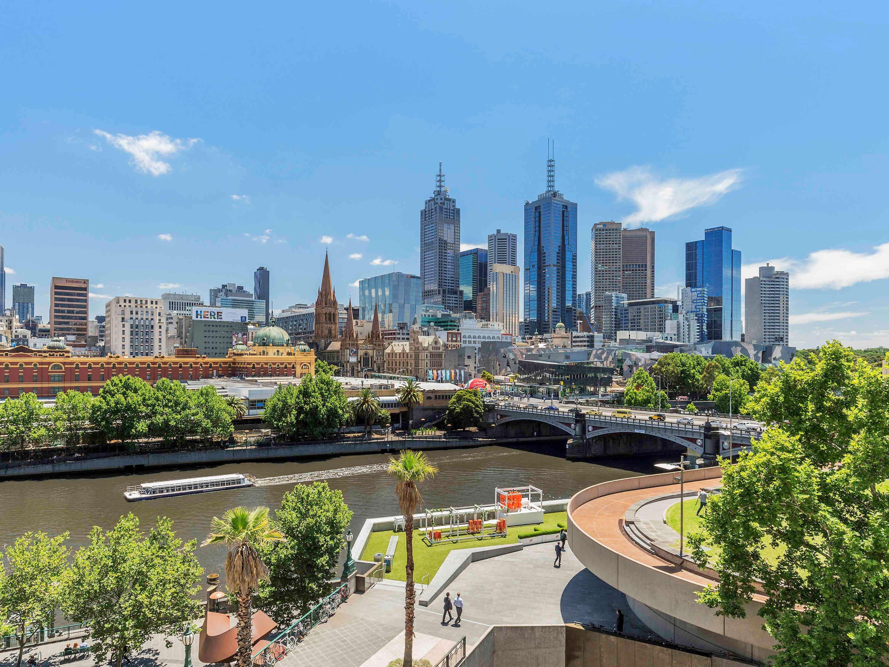 Quay West Suites Melbourne City Exterior foto Melbourne skyline